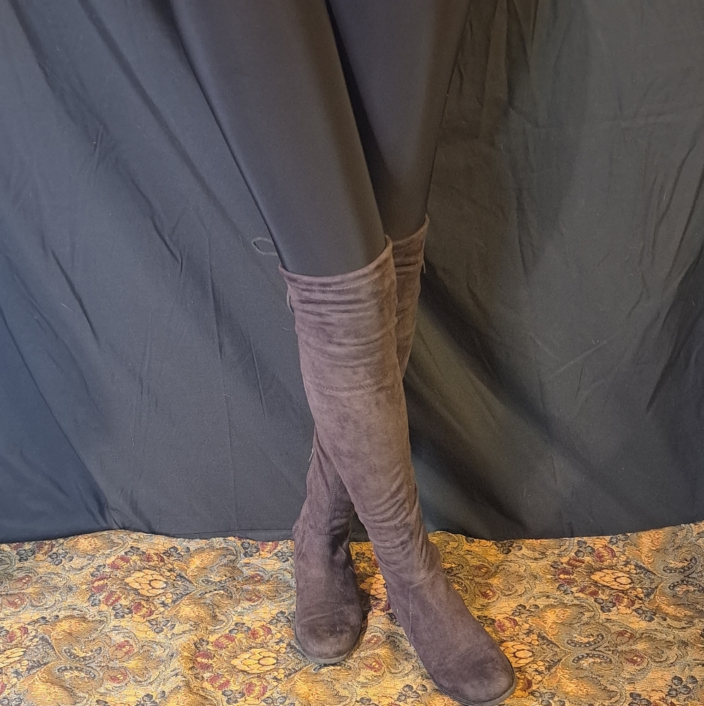 Boots - Picture 3 of 6